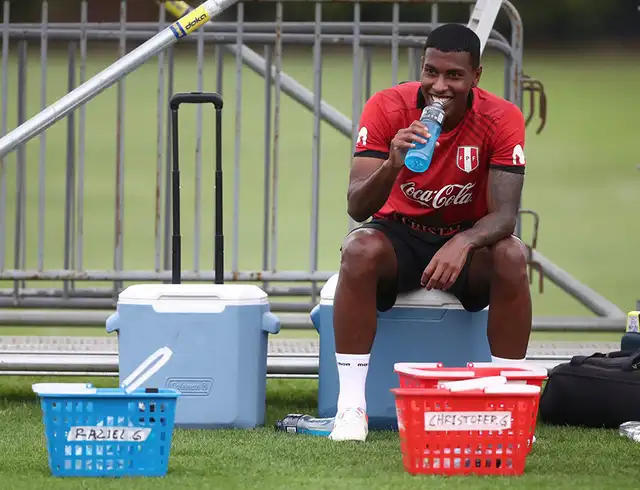 Miguel Araujo se incorporó a los trabajos de la Selección Peruana.   