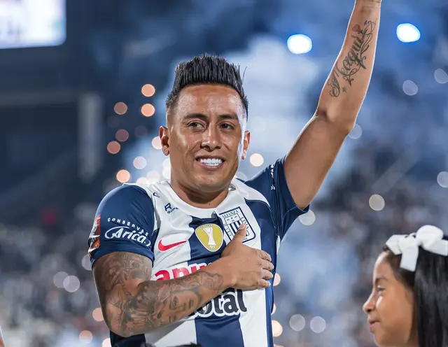 Christian Cueva fue presentado por Alianza Lima en el Estadio de Matute.