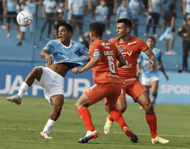Sporting Cristal vs. César Vallejo. Sporting Cristal vs. César Vallejo.