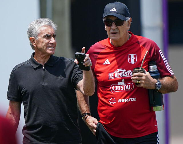 Juan Carlos Oblitas y Jorge Fossati no siguen en la selección peruana.   