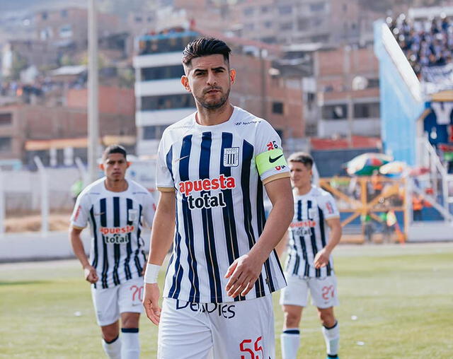 Carlos Zambrano es el jugador que más destacó en Alianza Lima.   