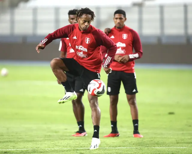 Selección Peruana entrenando previo a jugar con Brasil