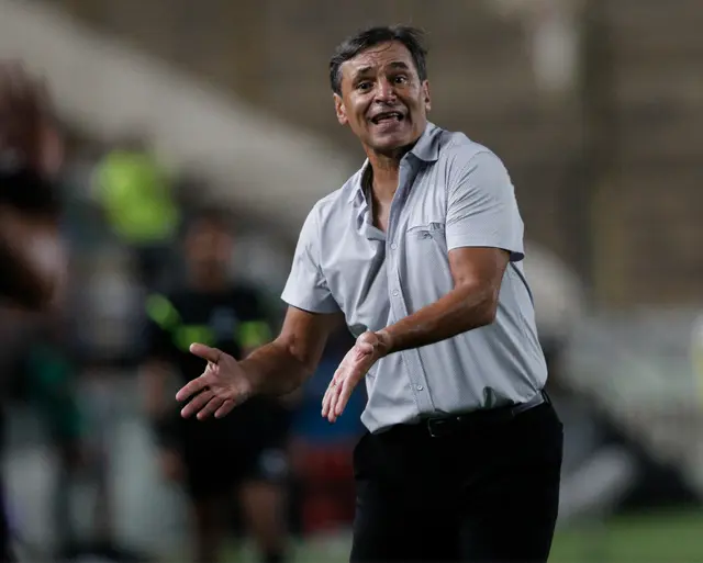 Fabián Bustos, el DT de Universitario por todo el 2024