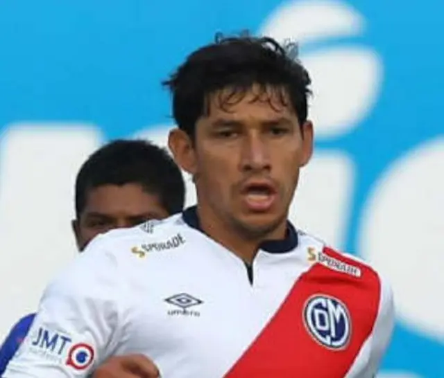 <strong>Roberto Ovelar</strong>   