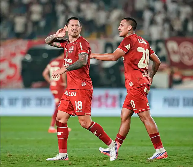 Gianluca Lapadula, Álex Valera, Universitario de Deportes