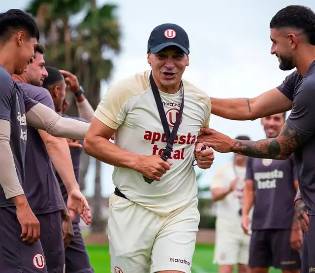 Fabián Bustos, Universitario de Deportes