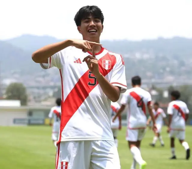 Mateo Arakaki jugó en la selección peruana   