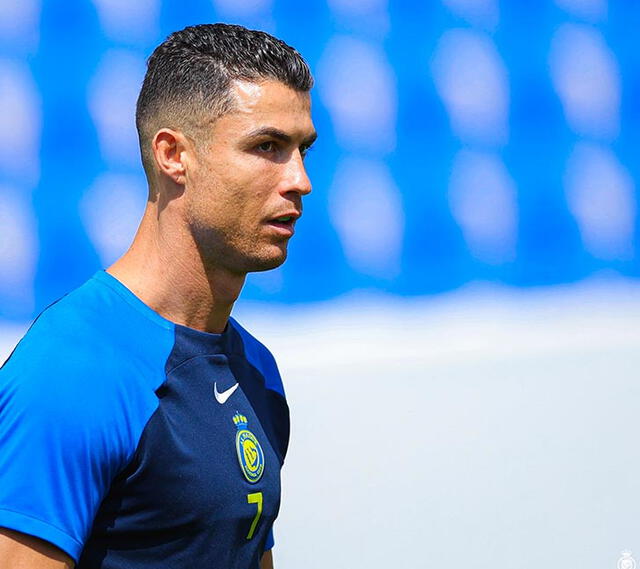 Cristiano Ronaldo feliz de representar a Al-Nassr. Cristiano Ronaldo feliz de representar a Al-Nassr.