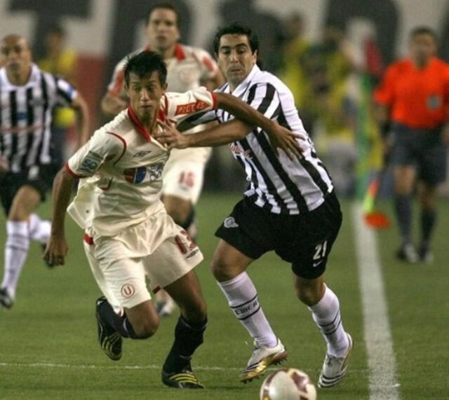 Manuel Calderón con Universitario de Deportes. Manuel Calderón con Universitario de Deportes.