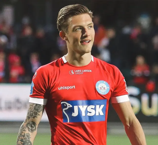 Oliver Sonne juega de lateral derecho en Silkeborg.