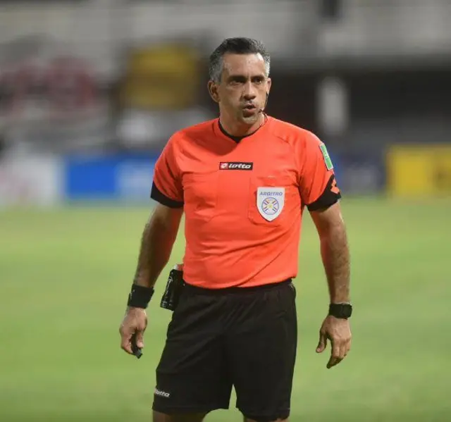 Carlos Paul Benítez es el árbitro de Cerro Porteño vs. Sportivo Trinidense.
