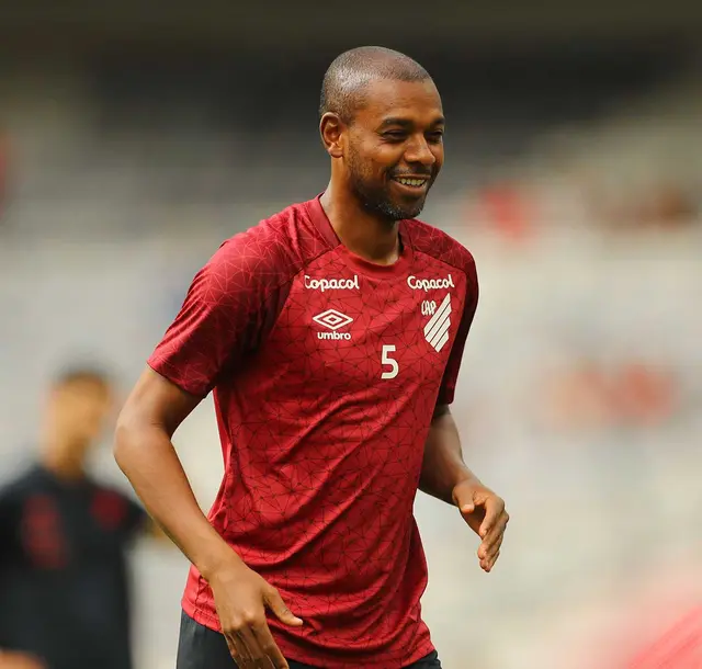 Fernandinho es una de las figuras de Athletico Paranaense.