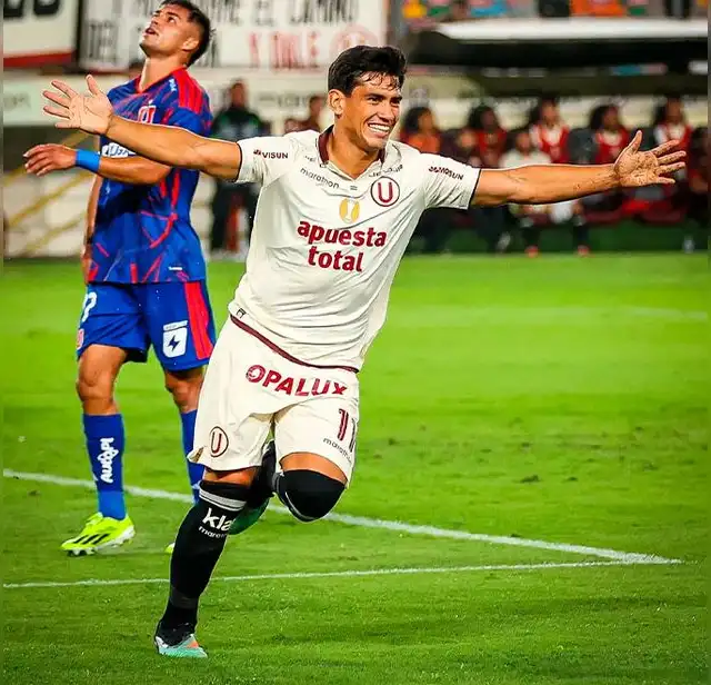 José Rivera, Universitario