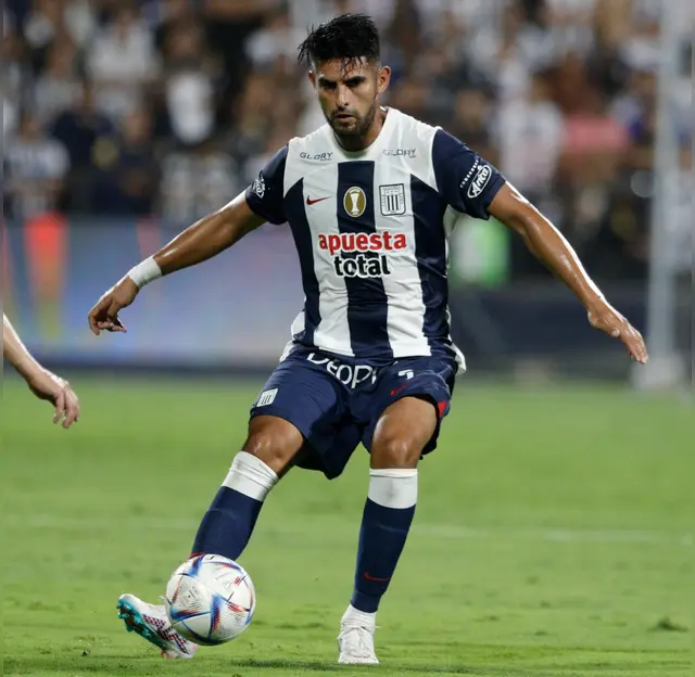 Carlos Zambrano es uno de los mejores jugadores de Alianza Lima.
