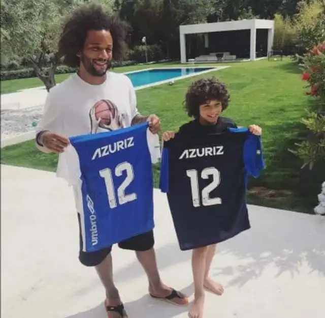Marcelo es dueño de Azuriz. Marcelo es dueño de Azuriz.