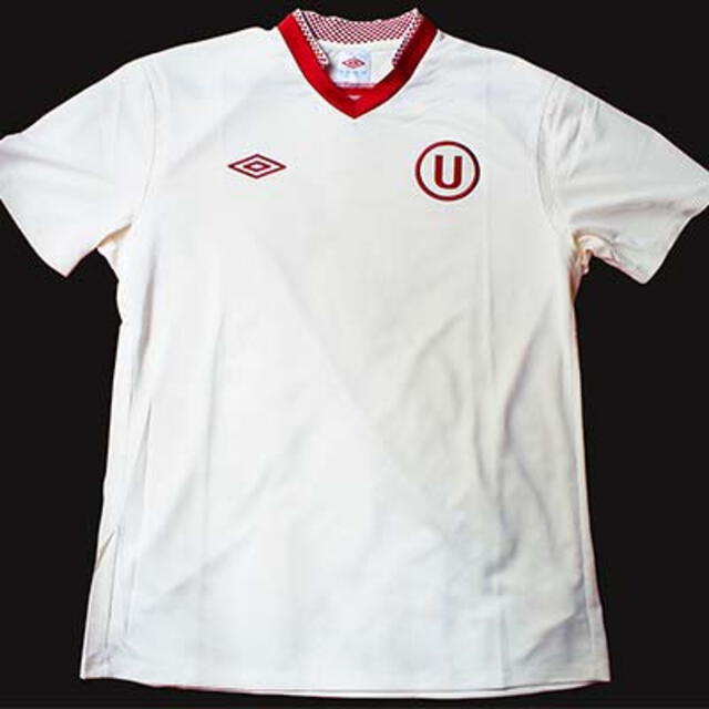 Camiseta de la U en 2012   