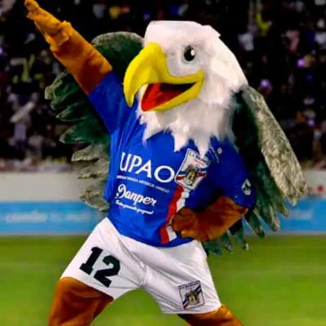 "Carlitos" la mascota de Carlos A. Mannucci "Carlitos" la mascota de Carlos A. Mannucci