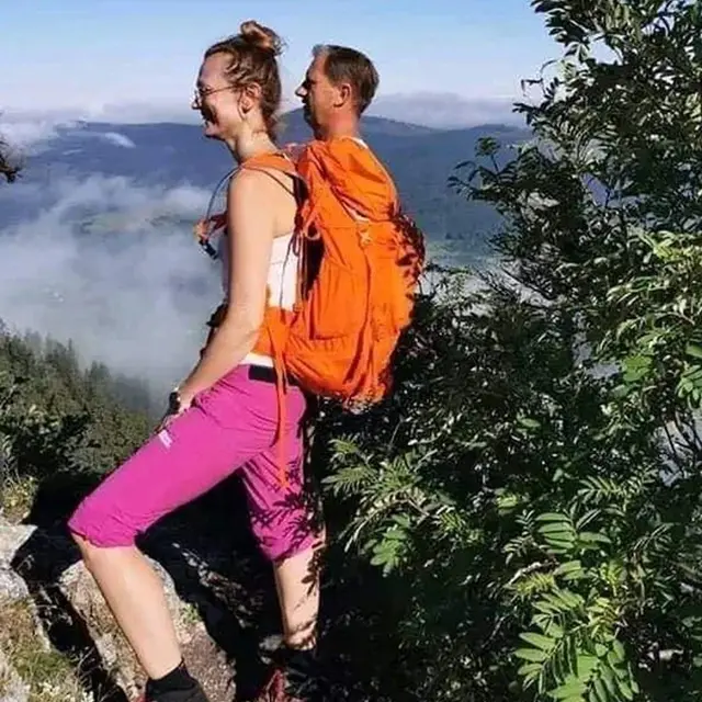 ¿Lo lleva en la mochila? Soluciona la ilusión óptica que hizo mirar dos veces a todos
