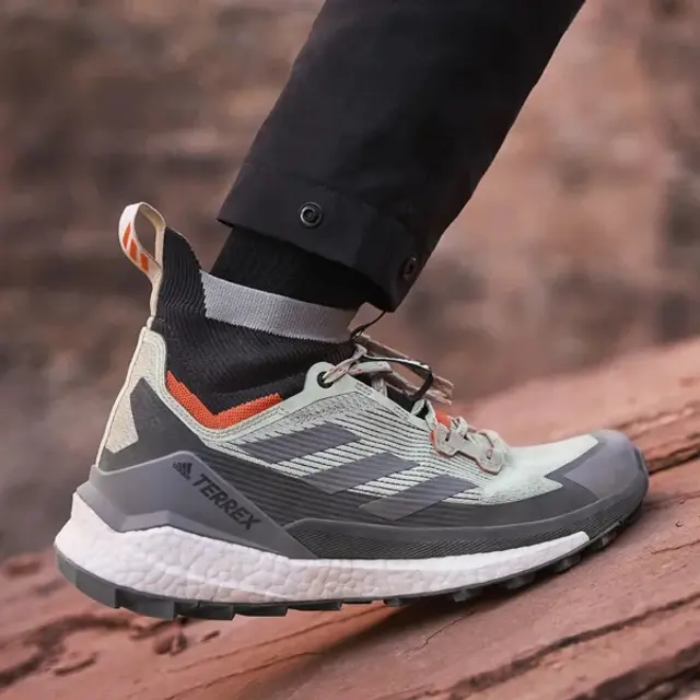 Zapatillas adidas Free Hiker 2.0.