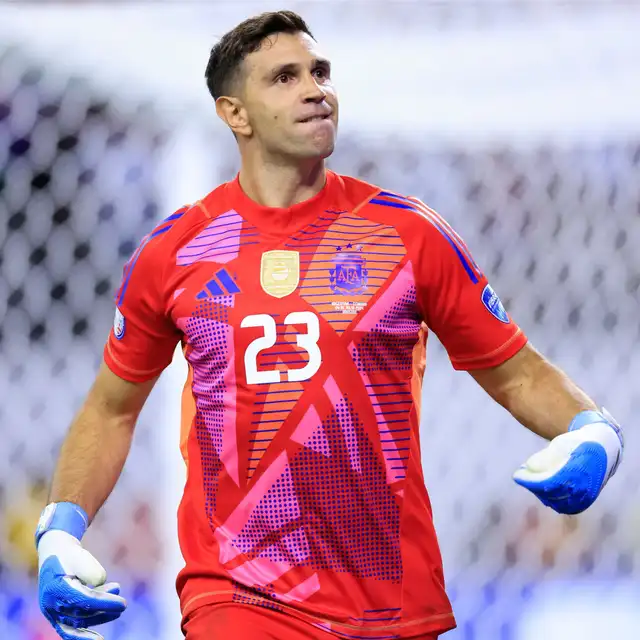 'Dibu' Martínez será el arquero titular.  