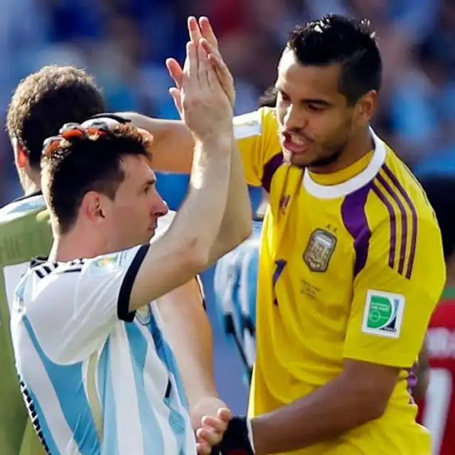 Lionel Messi coincidió con Sergio Romero en el Mundial 2014 Lionel Messi coincidió con Sergio Romero en el Mundial 2014