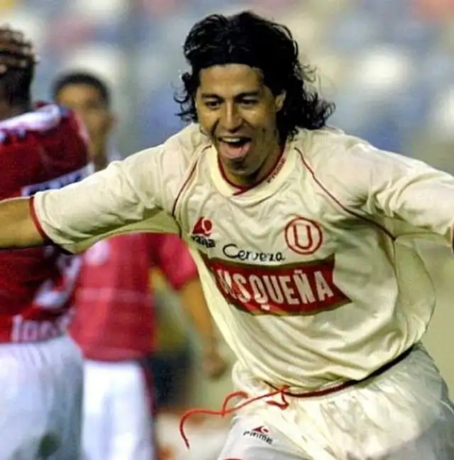 Sergio Ibarra jugó en Universitario de Deportes en 2001.