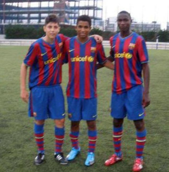 Junior Ponce (el del medio) en el FC Barcelona como juvenil. Junior Ponce (el del medio) en el FC Barcelona como juvenil.