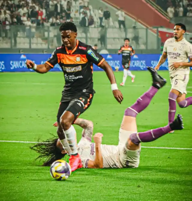 Juan Lucumí, Universitario Juan Lucumí, Universitario