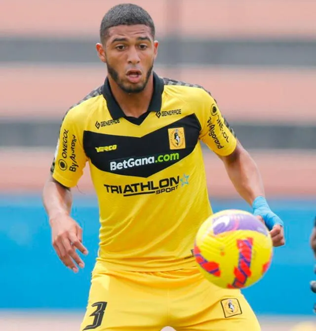 Arón Sánchez