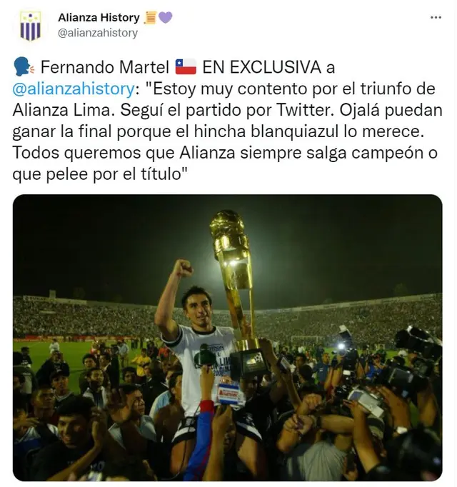Fernando Martel celebrando el título con Alianza Lima en el 2006.   