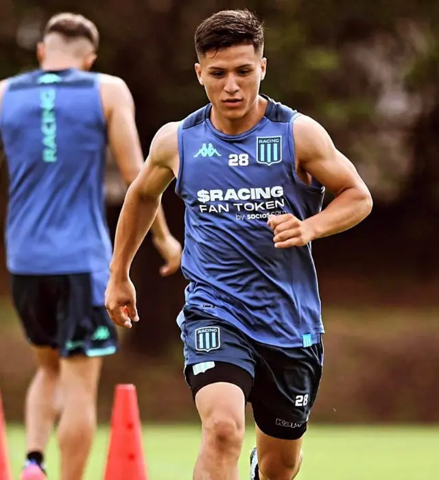 Catriel tiene contrato con Racing hasta 2026 está cotizado en 20 millones de euros.    