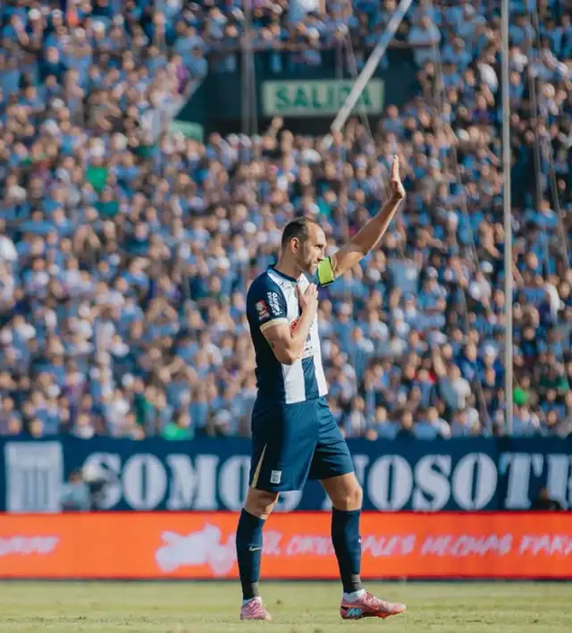 Hernán Barcos se convirtió en un histórico para Alianza Lima