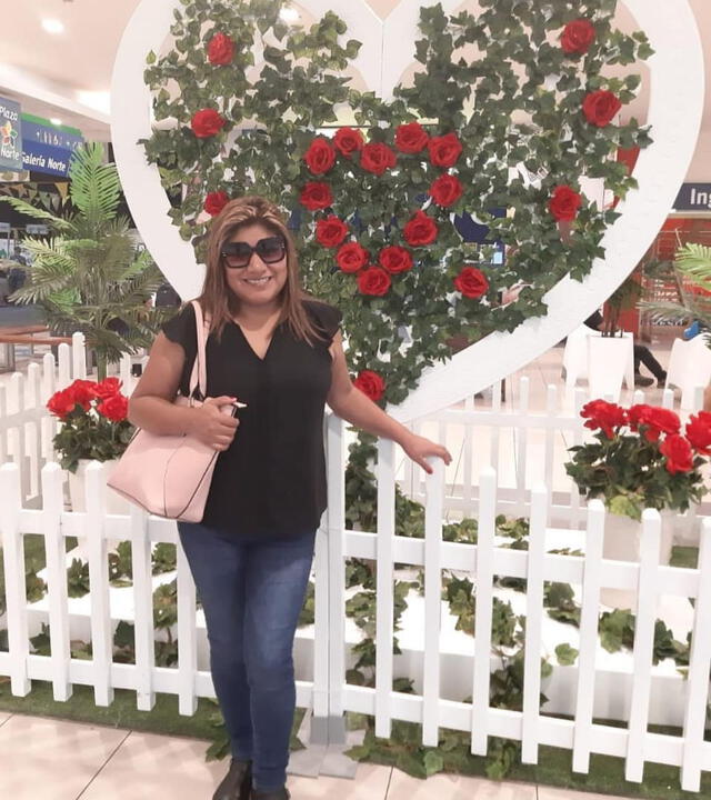 Ada Chura en el mall.