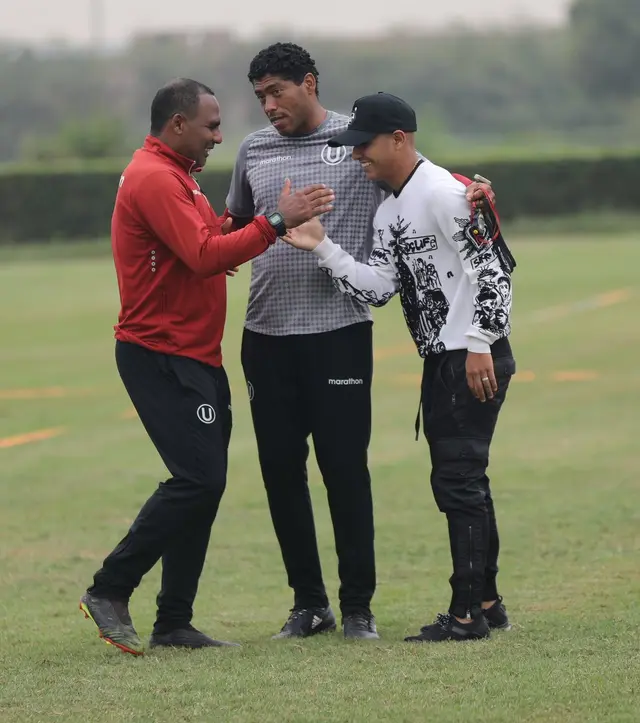 Gregorio Bernales, Juan Pajuelo con Siucho. (Foto: Universitario) Gregorio Bernales, Juan Pajuelo con Siucho. (Foto: Universitario)