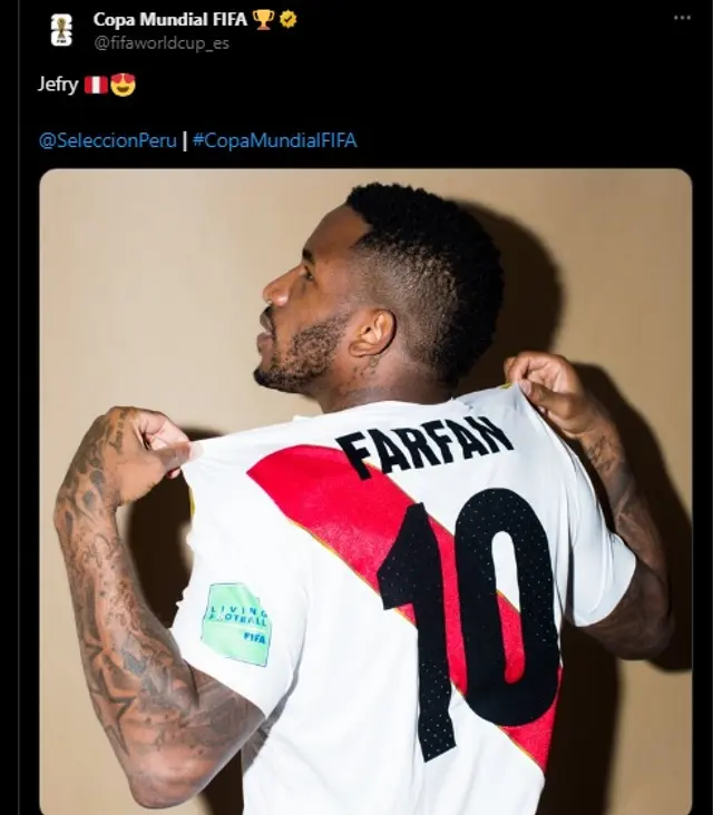  FIFA saluda a Jefferson Farfán por su cumpleaños número 40.   