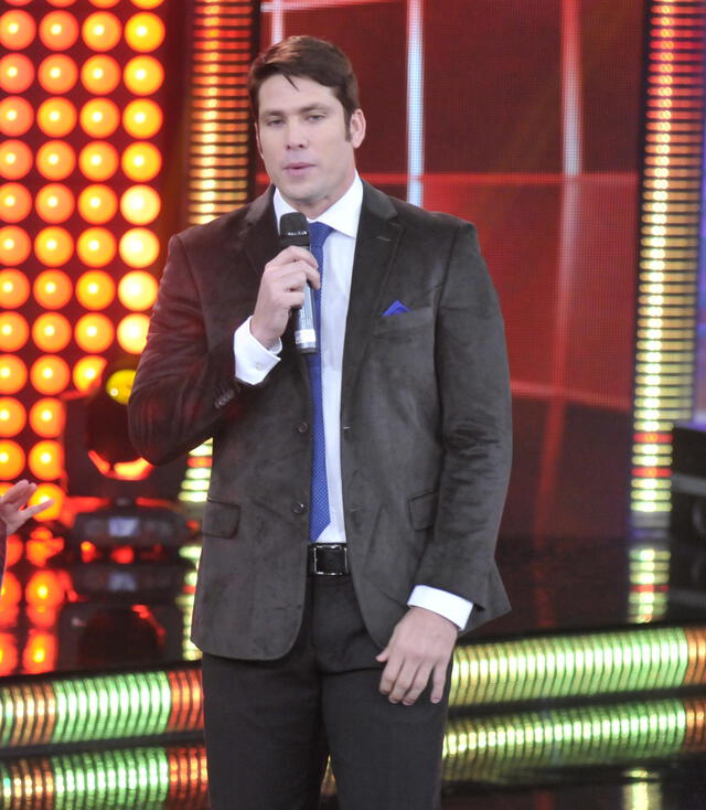 <strong>Paco Bazán como presentador</strong> <strong>Paco Bazán como presentador</strong>