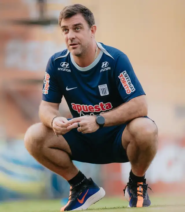 Pablo Guede sigue firme en Alianza Lima. Pablo Guede sigue firme en Alianza Lima.