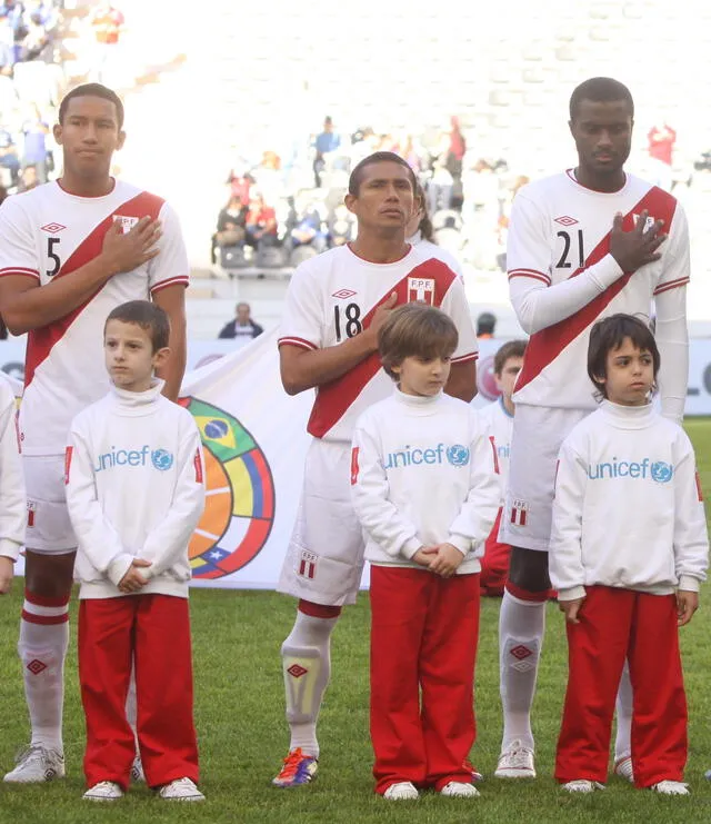 <strong>Willian Chiroque con la selección peruana</strong> <strong>Willian Chiroque con la selección peruana</strong>