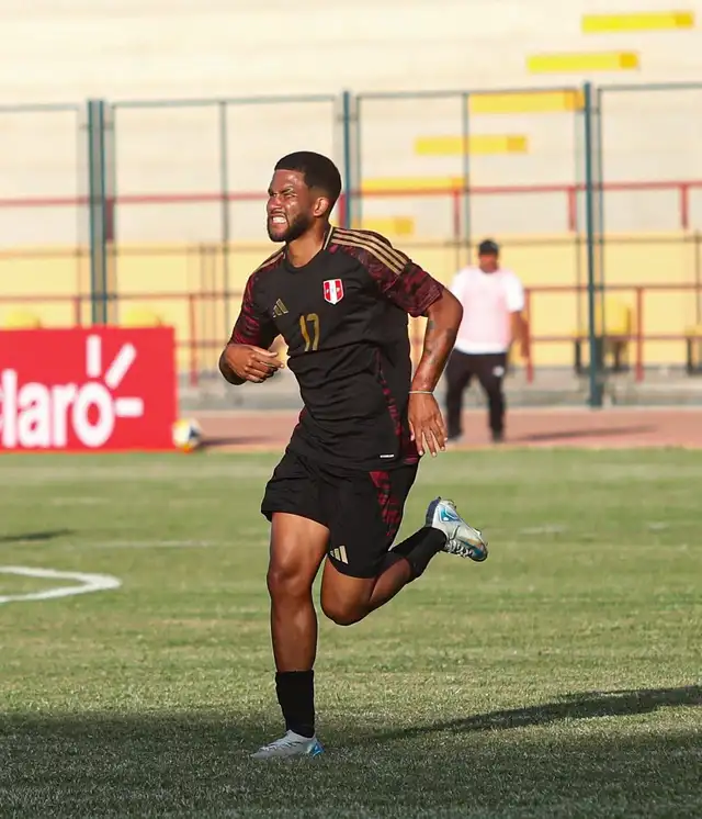 Piero Magallanes realizó su primer partido oficial con la selección peruana