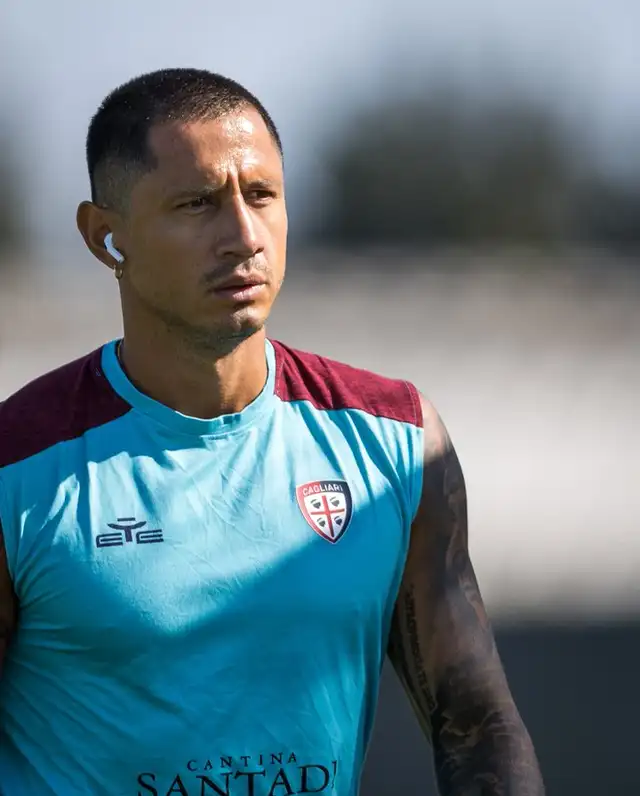 Gianluca Lapadula en los entrenamientos del Cagliari. Gianluca Lapadula en los entrenamientos del Cagliari.