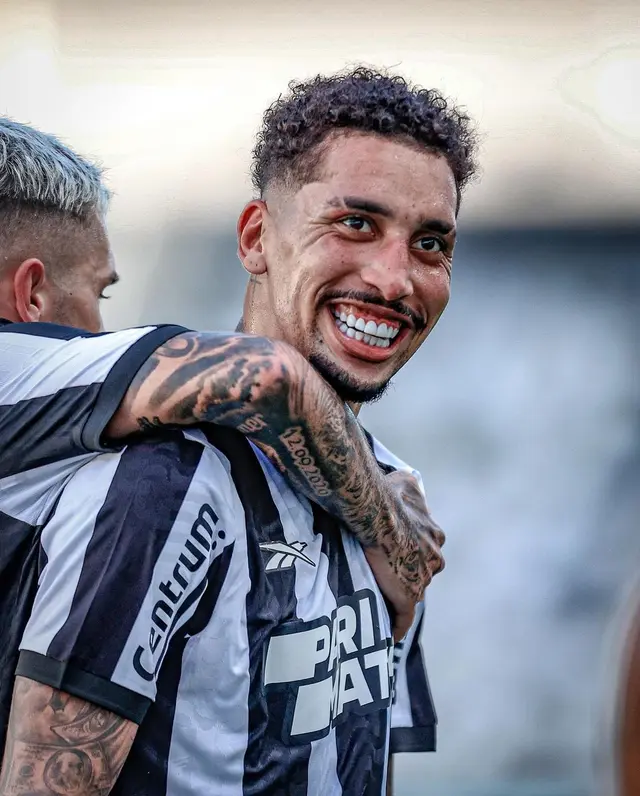 Kaue Rodrigues, volante de Botafogo Kaue Rodrigues, volante de Botafogo
