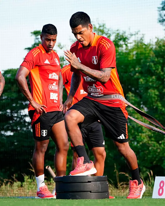  Joao Grimaldo concentra con la selección peruana.    