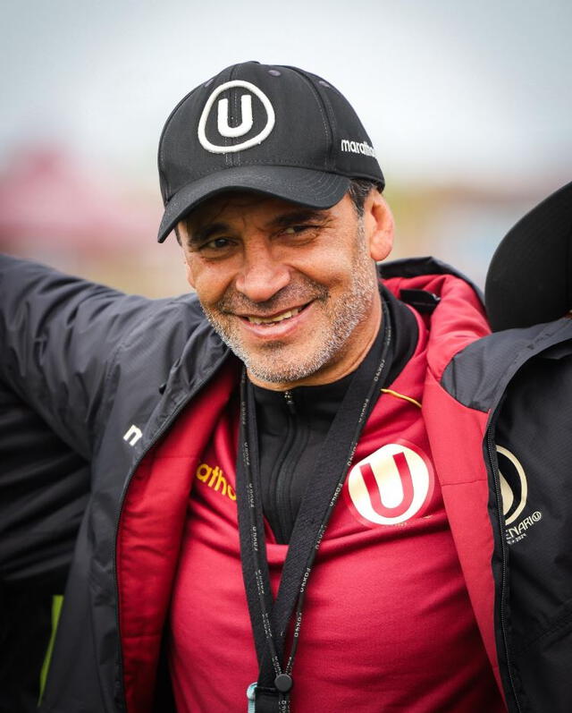 Fabián Bustos, Universitario de Deportes