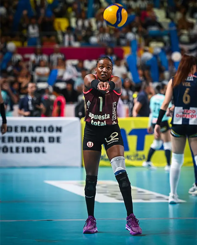 Elis Bento con Universitario de Deportes