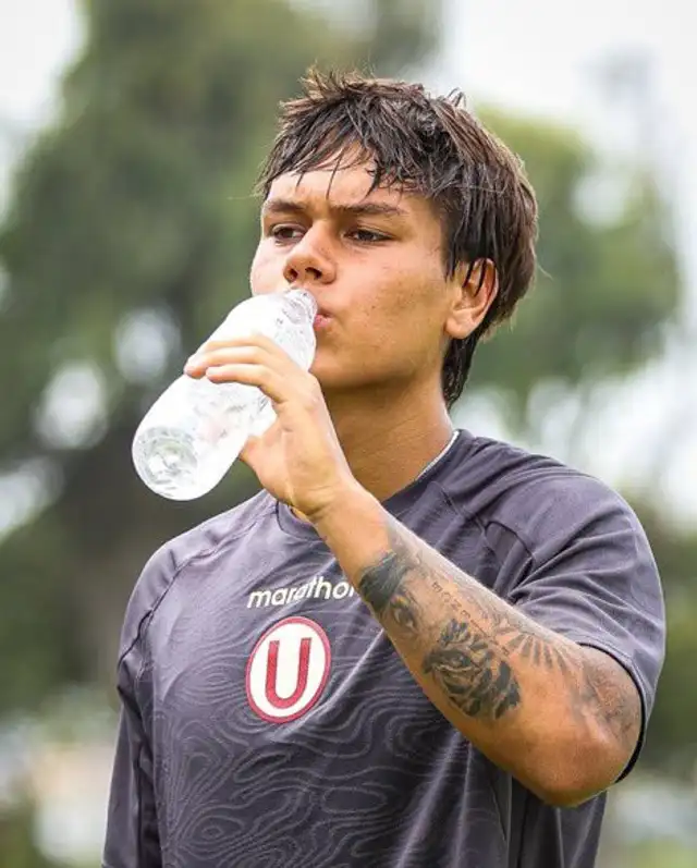 Etienne Beuzeville universitario