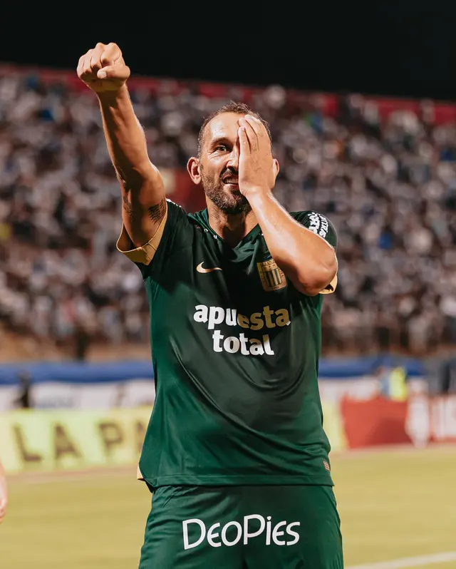 Hernán Barcos selló el triunfo en Trujillo. | FOTO: Twitter   