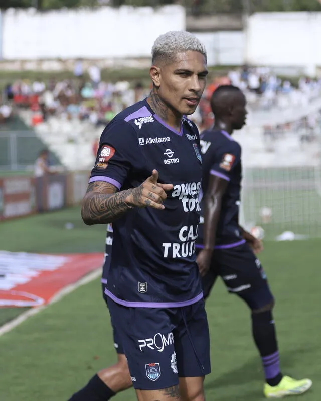 Paolo Guerrero Cesar Vallejo