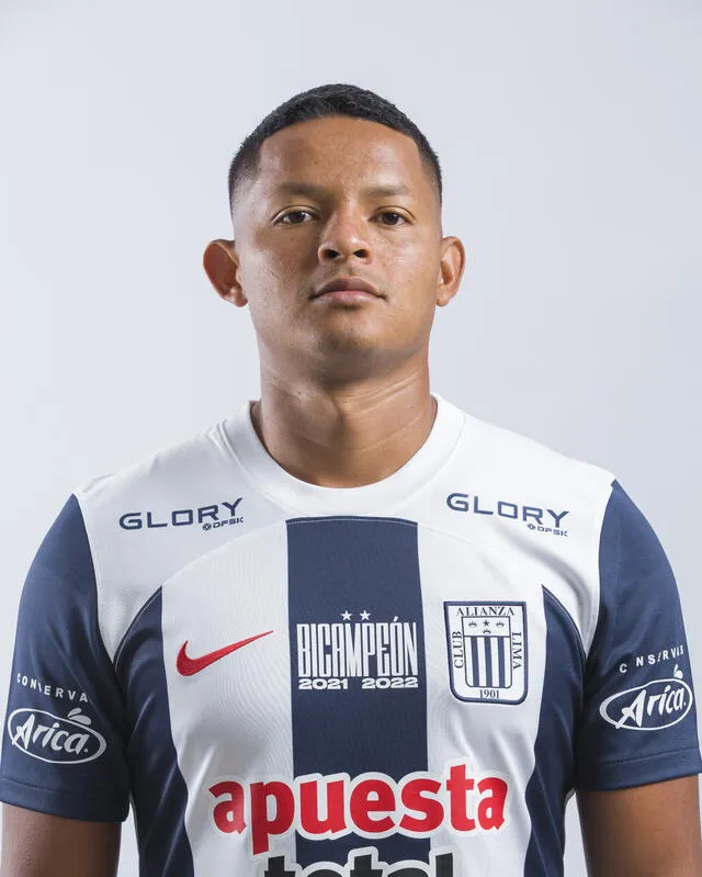 Yordi Vílchez se operó de la rodilla Yordi Vílchez se operó de la rodilla