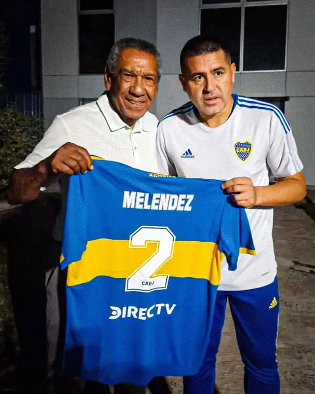 Julio Meléndez, Juan Román Riquelme
