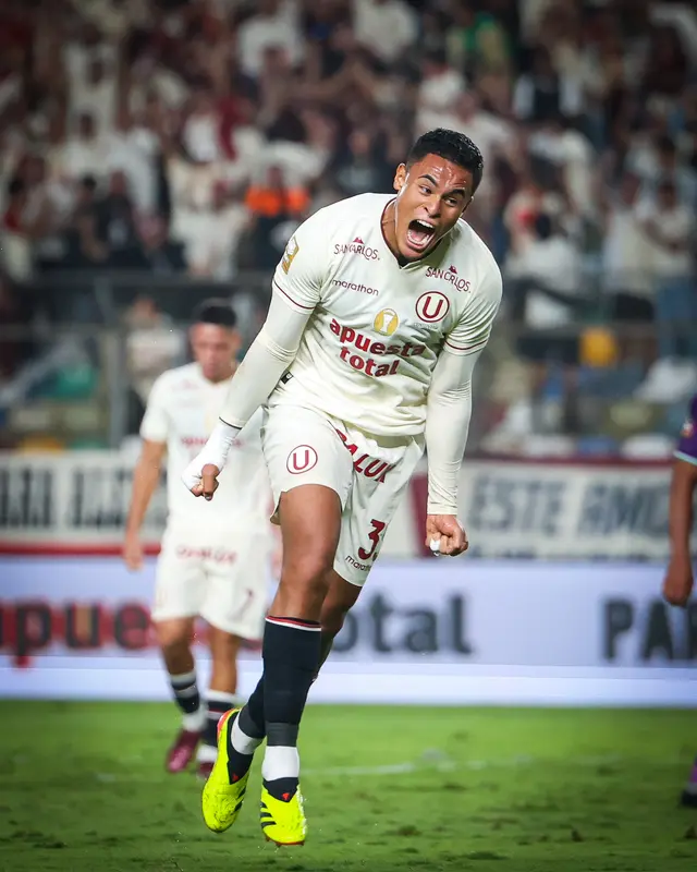 Fabián Bustos, Christopher Olivares